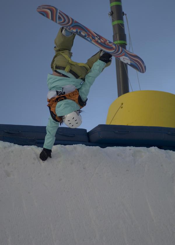 Backside alley-oop